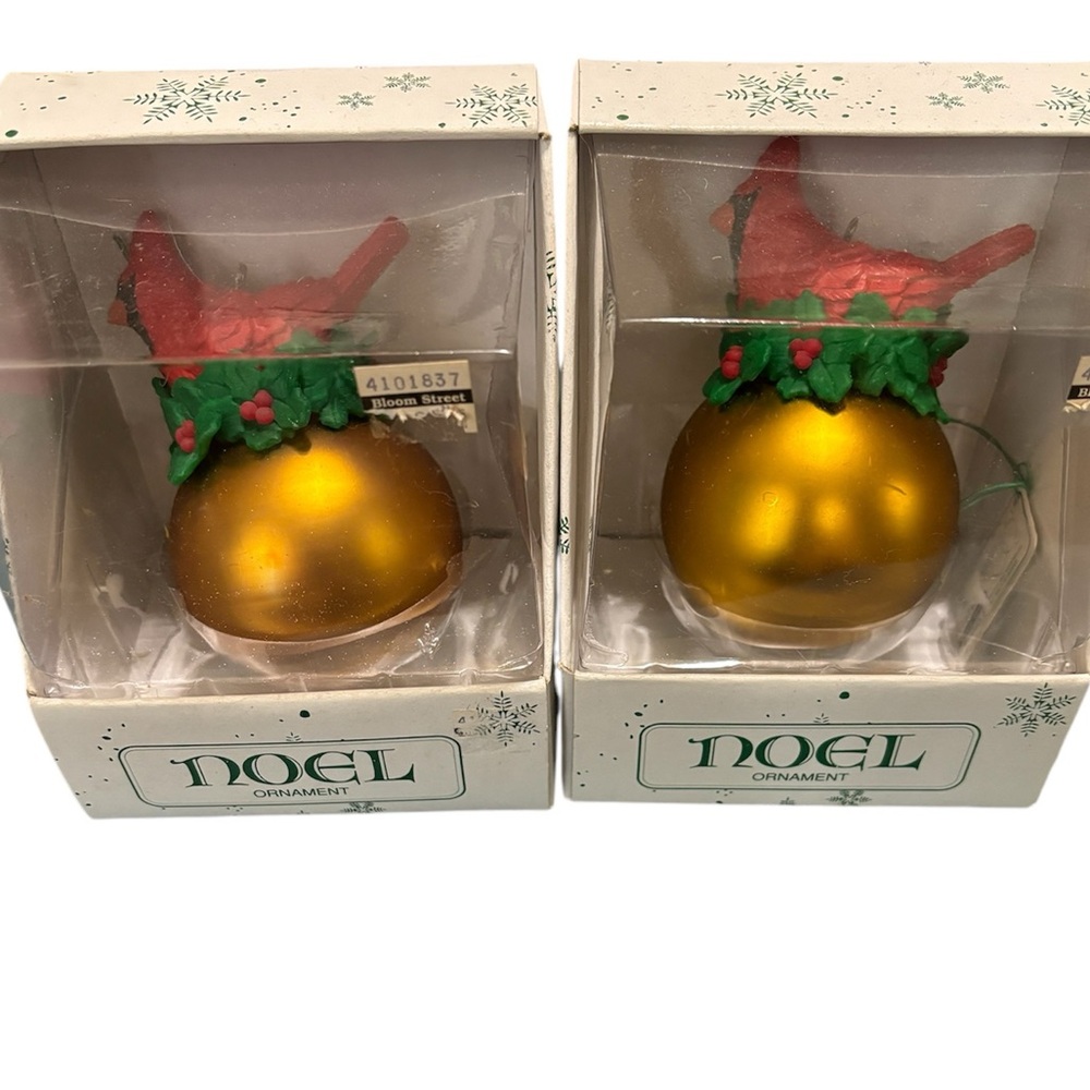 Department 56‎ Noel Ornaments with Cardinal on top